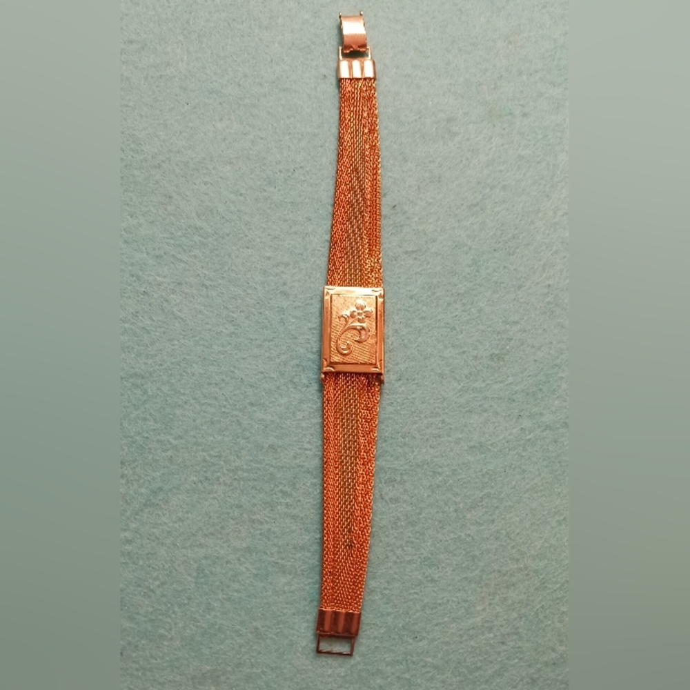 Vintage Mesh LOCKET Bracelet,  Gold Toned With Embossed Flower